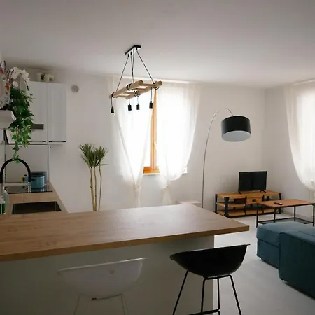 The Cozy In Апартаменти Сієна